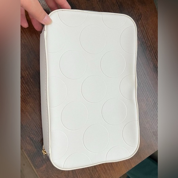 New Estée Lauder cosmetic bag (white) - Picture 1 of 5